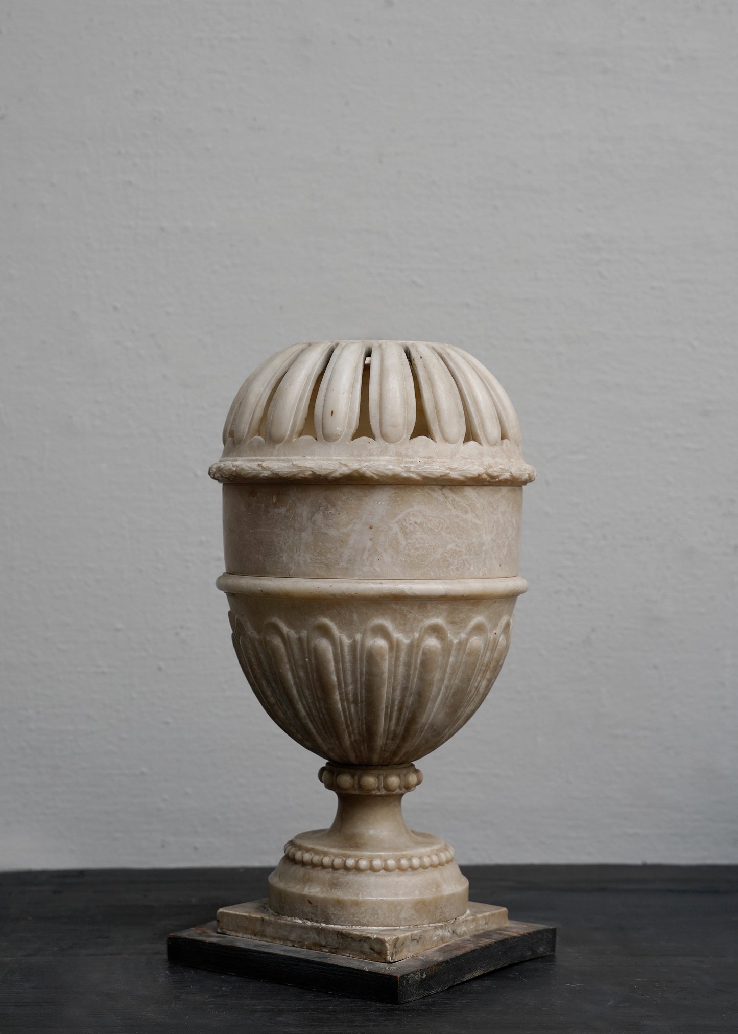 Alabaster Trophäen vase