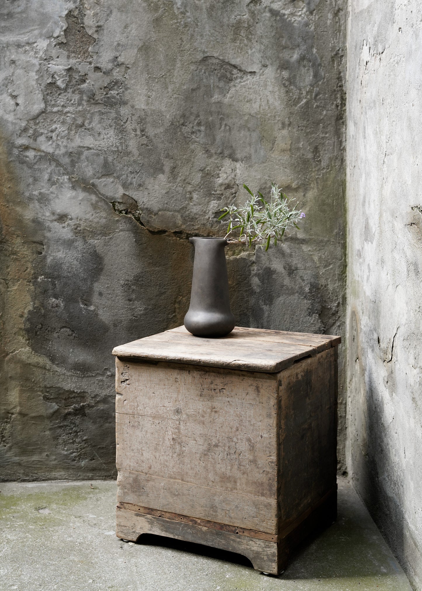 Antiker Asiatischer Koffer Nr. 17