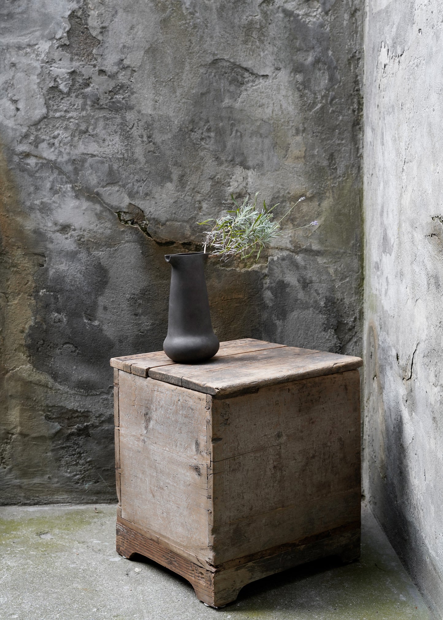 Antiker Asiatischer Koffer Nr. 17