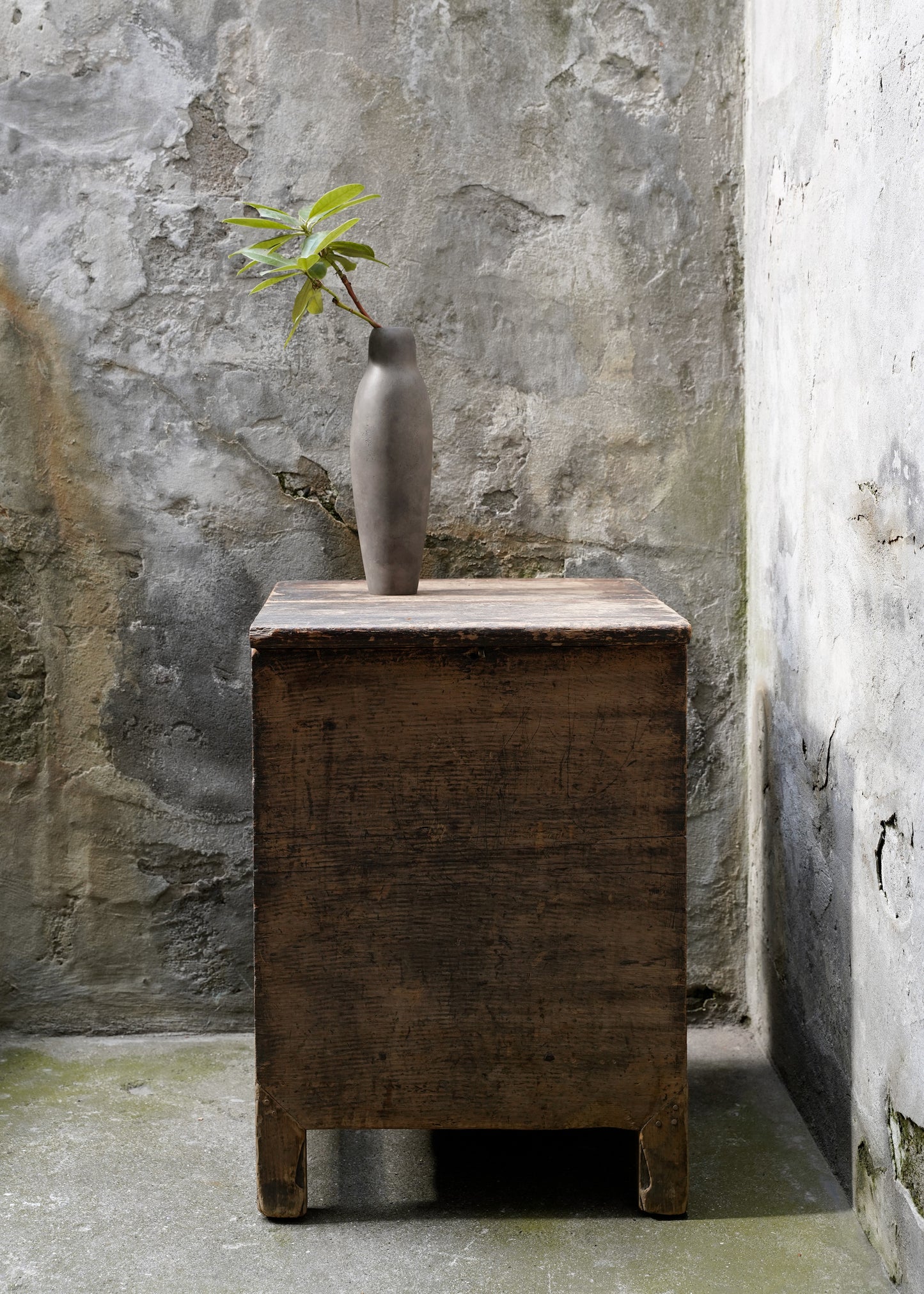 Antiker Asiatischer Koffer Nr. 17