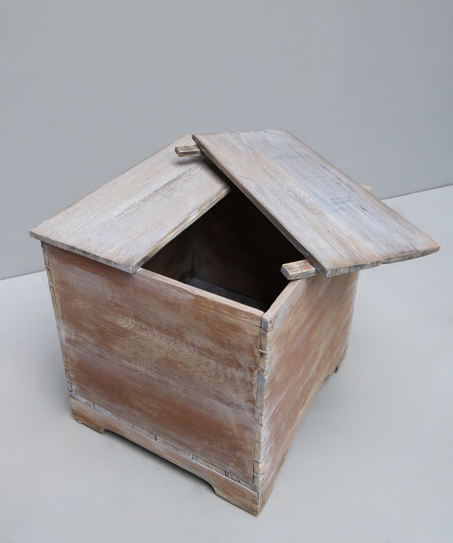 ANTIQUE ASIAN TRUNK #5