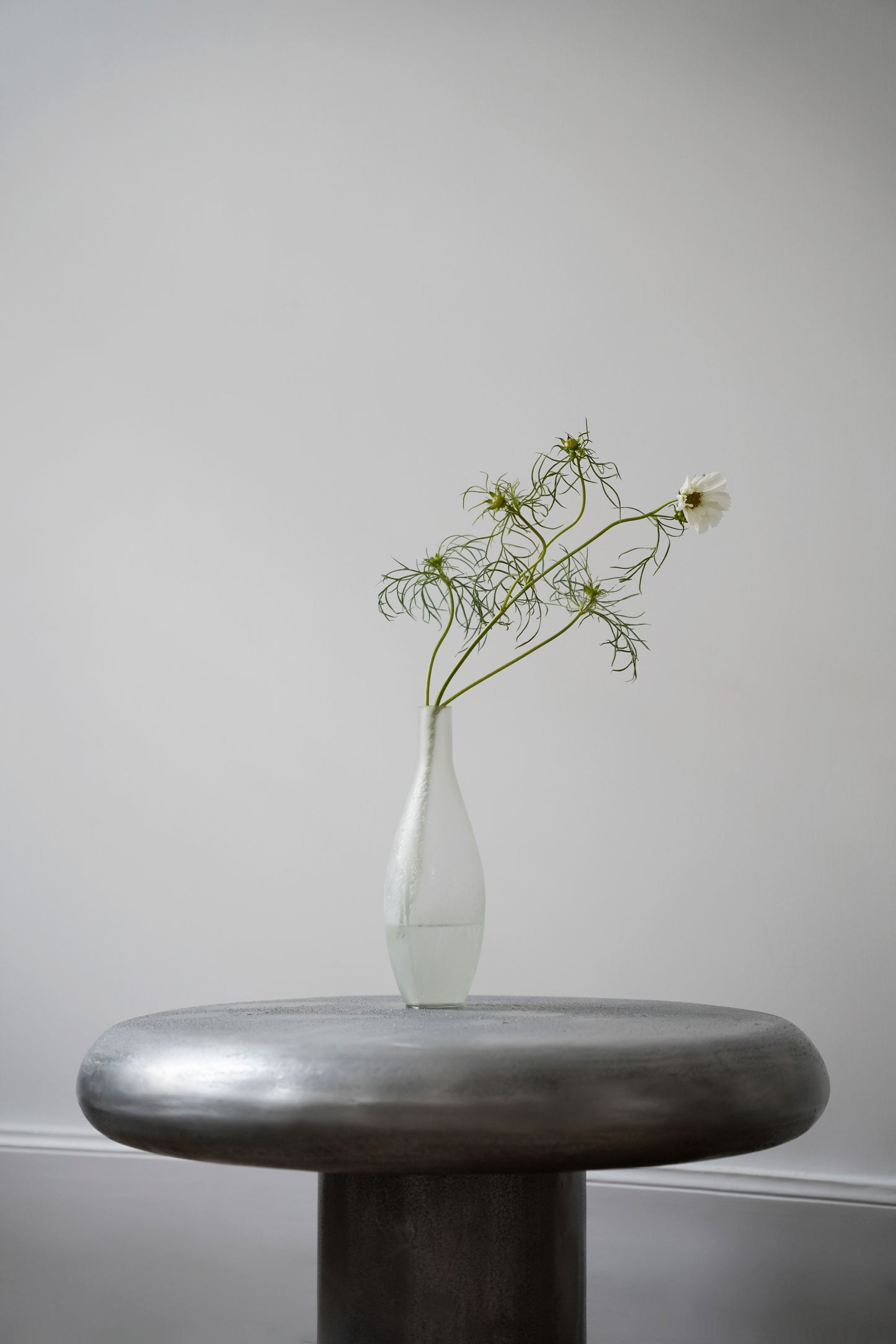 "Matte Glassware Bottle" von Oliver Gustav