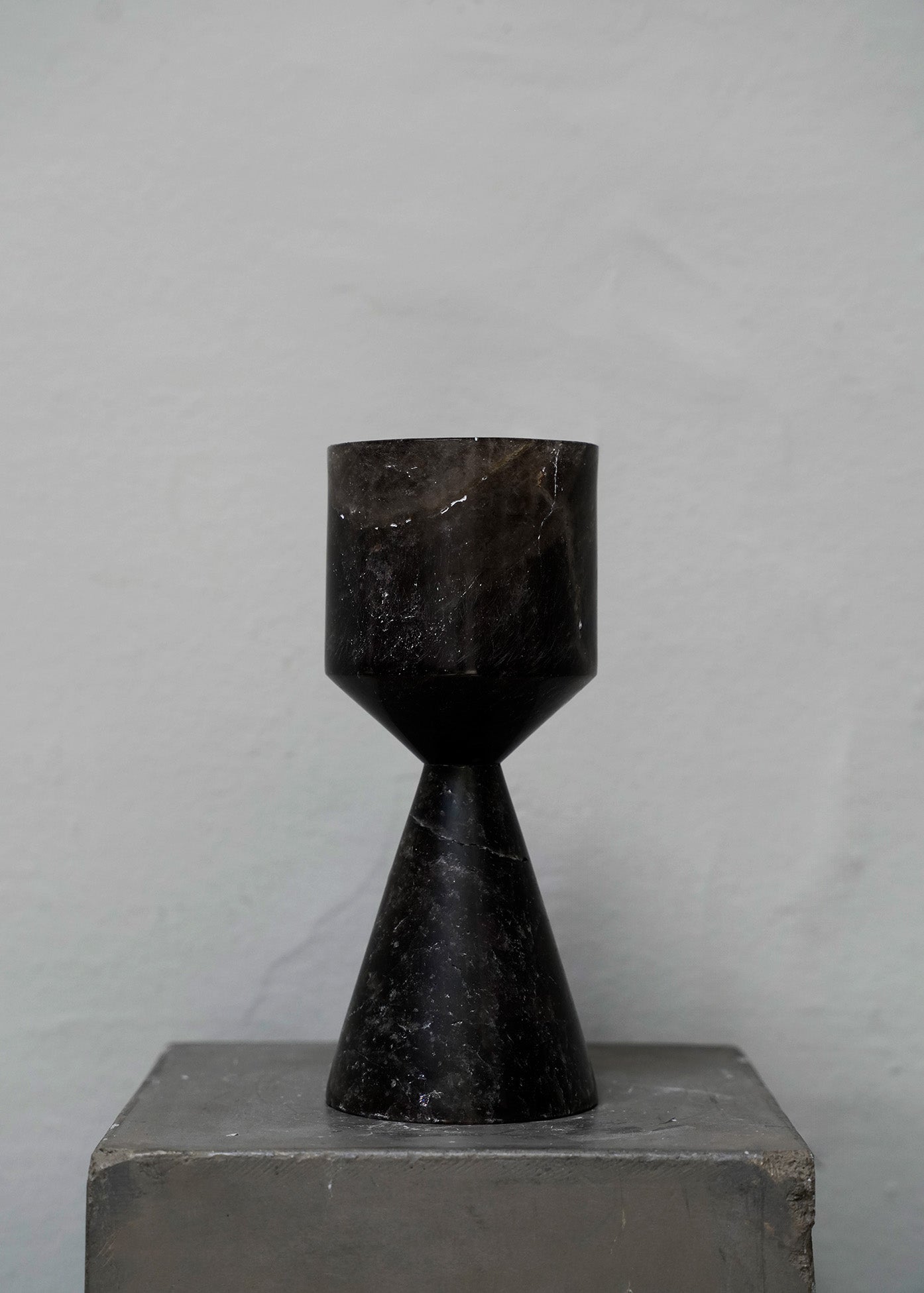 "CHALICE VASE BLACK" von RICK OWENS FURNITURE