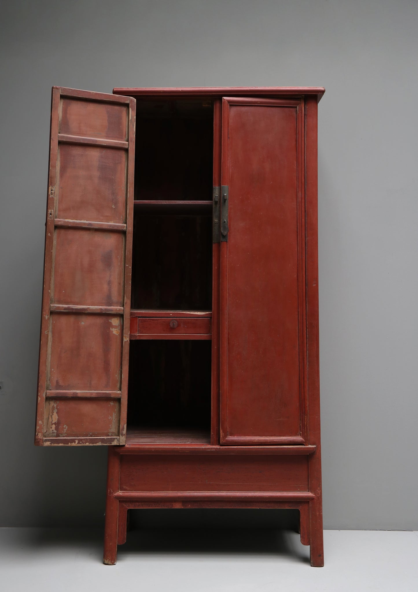 CHINESISCHER SCHRANK NR. 1