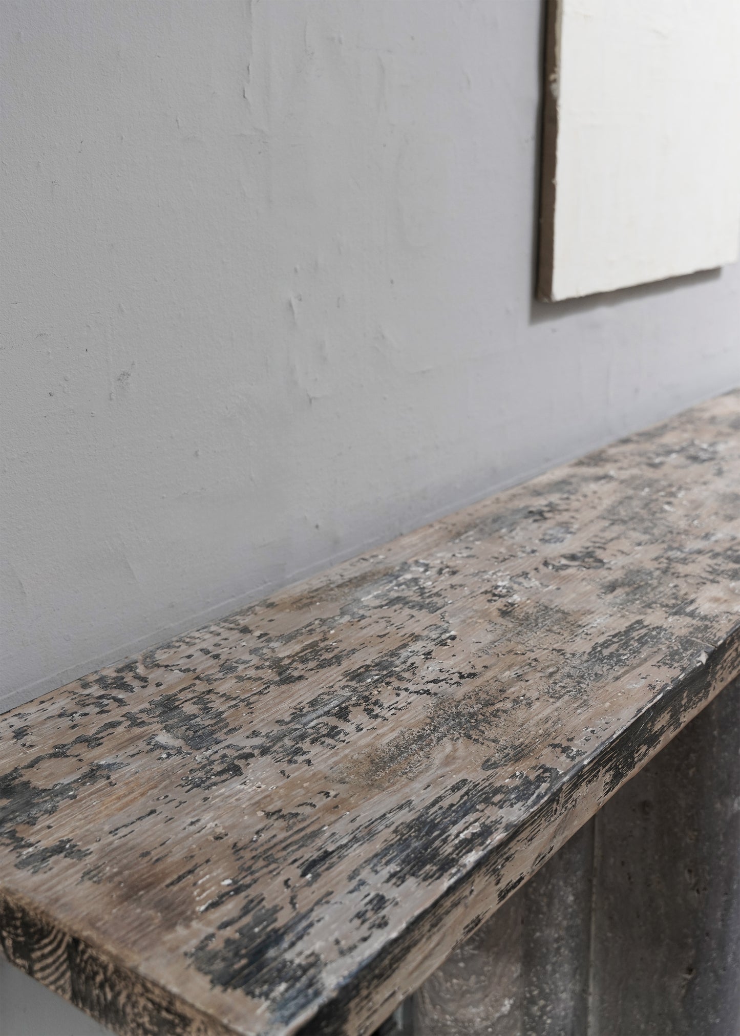 CONSOLE TABLE
