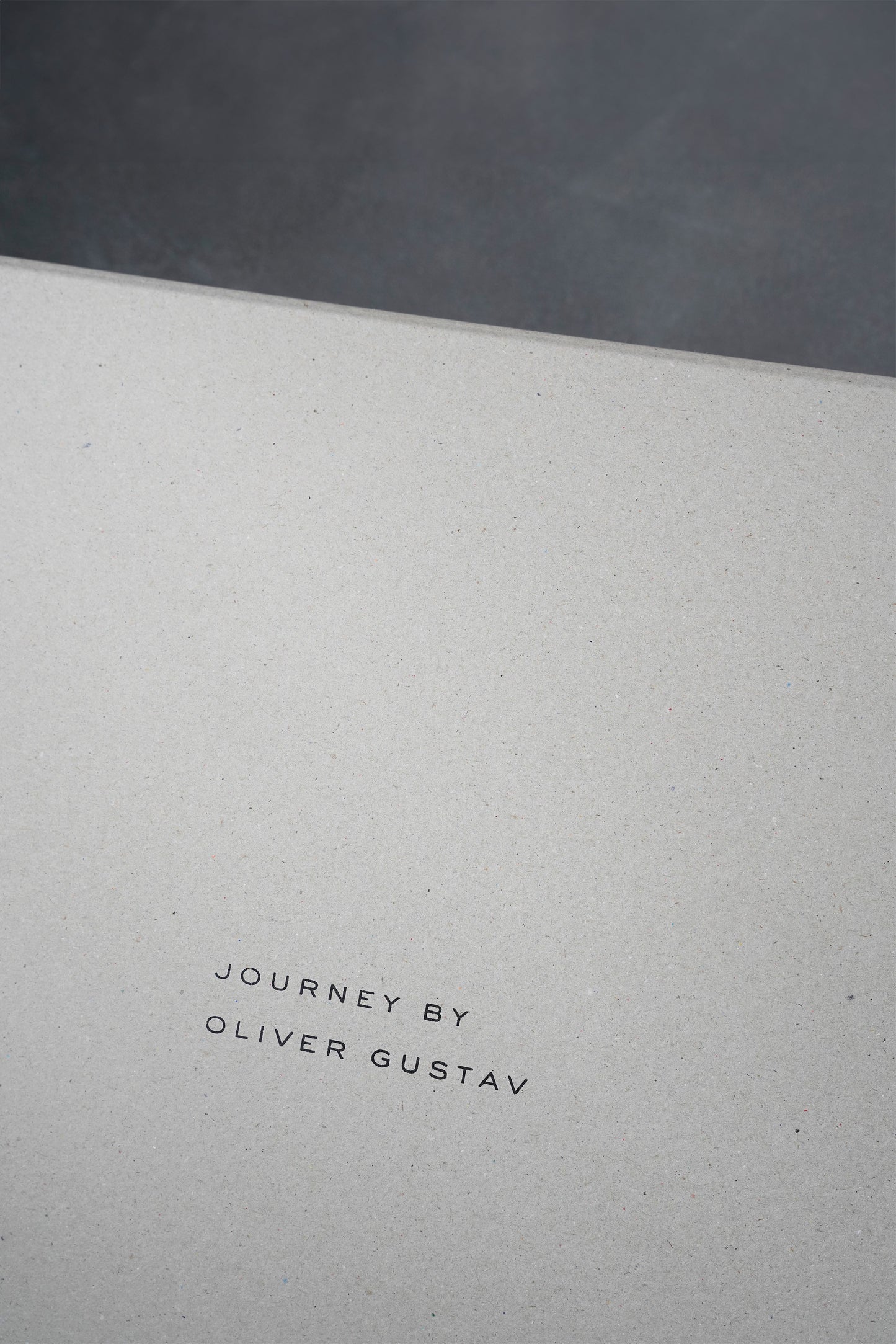„ALUMINIUM-BEISTELLTISCH“ AUS JOURNEY VON OLIVER GUSTAV