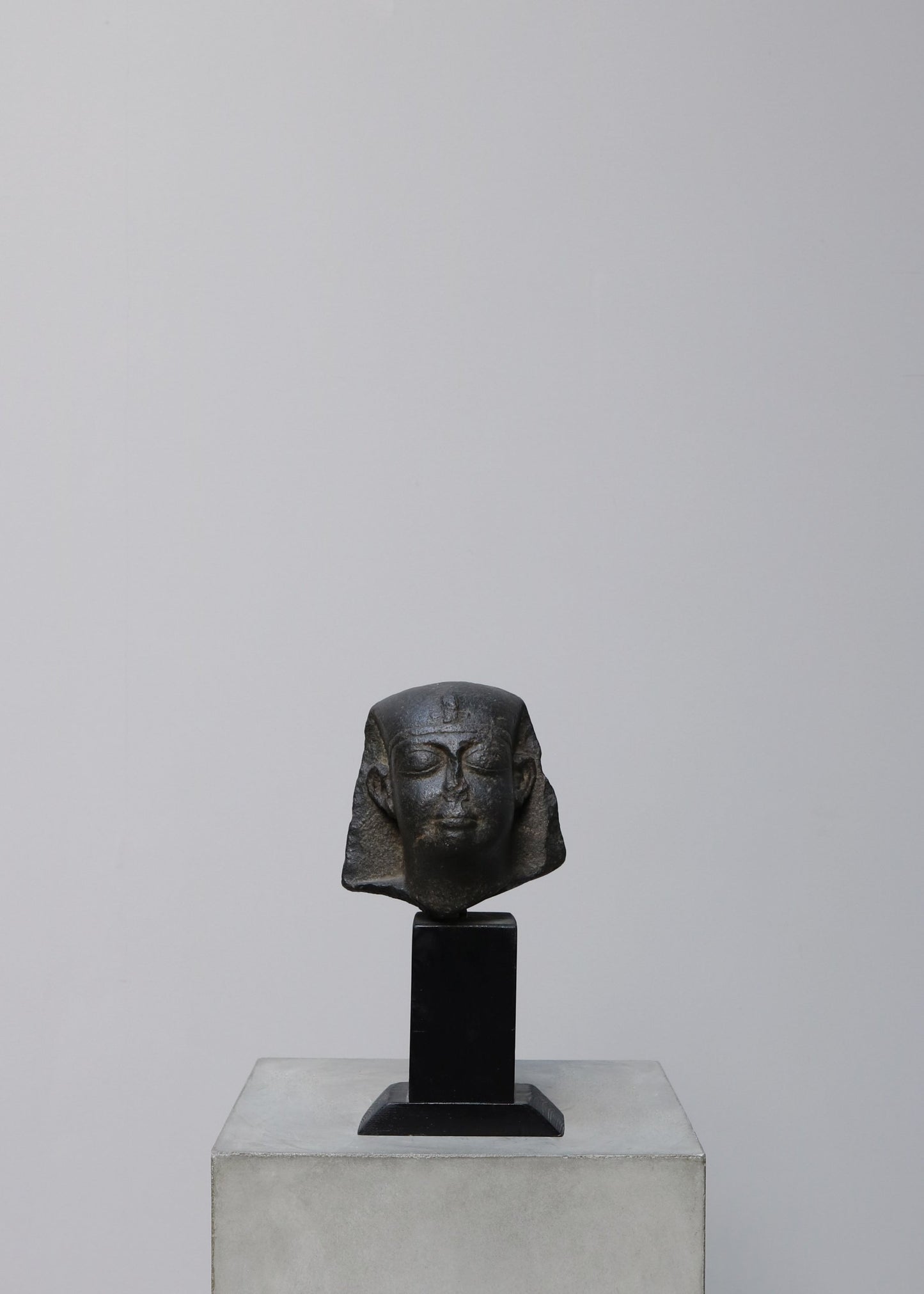 EGYPTIAN PHARAOH SCULPTURE