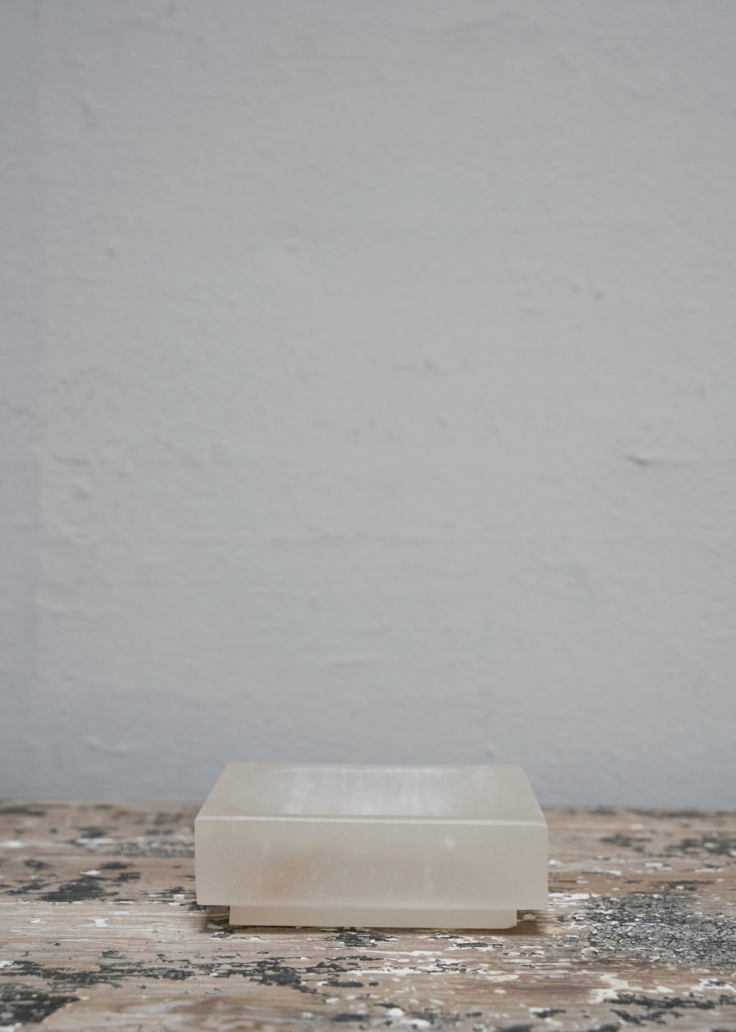 „Caro XS Seifenschale aus Alabaster“ von Michaël Verheyden