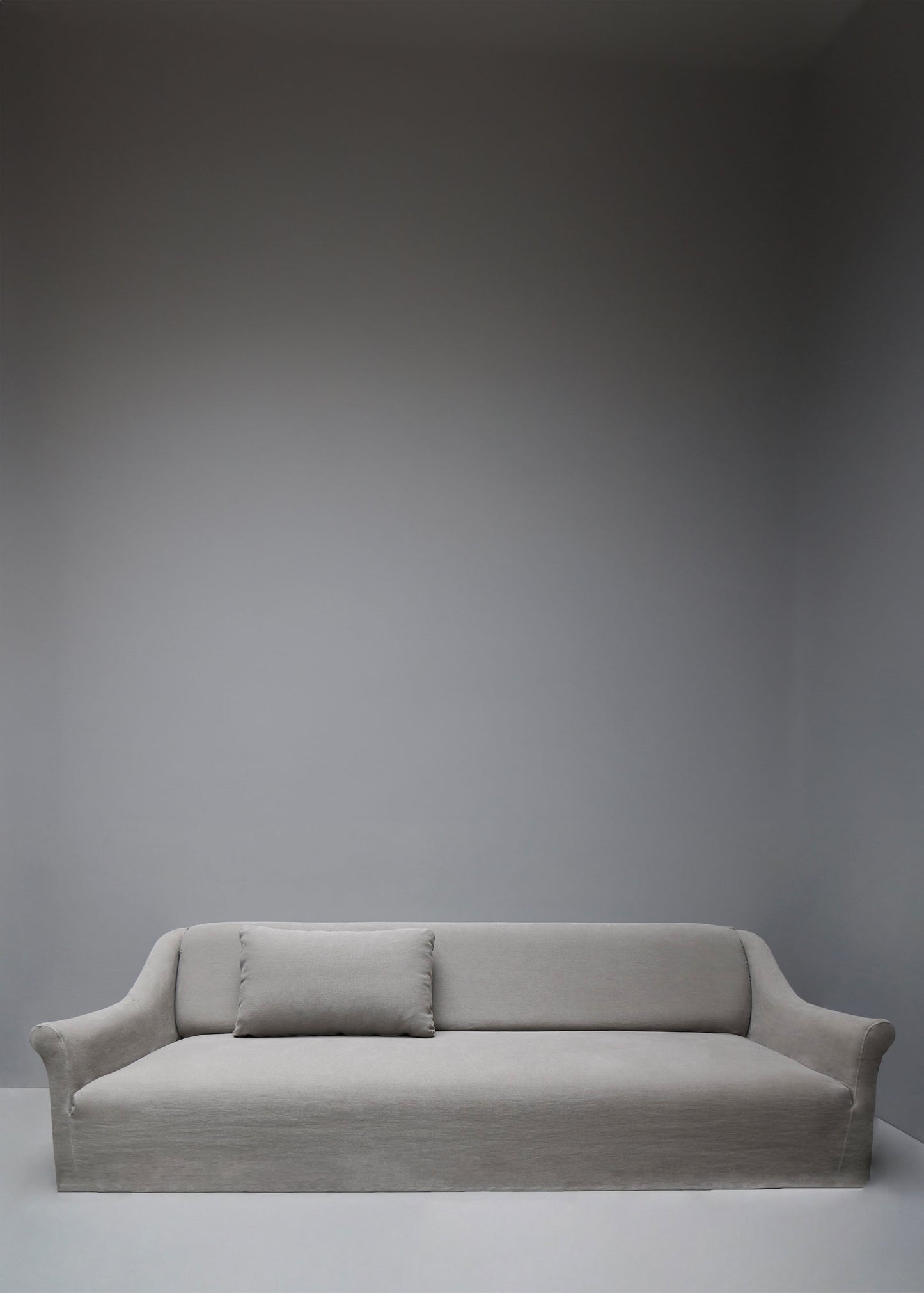 "NEUES SOFA" VON OLIVER GUSTAV