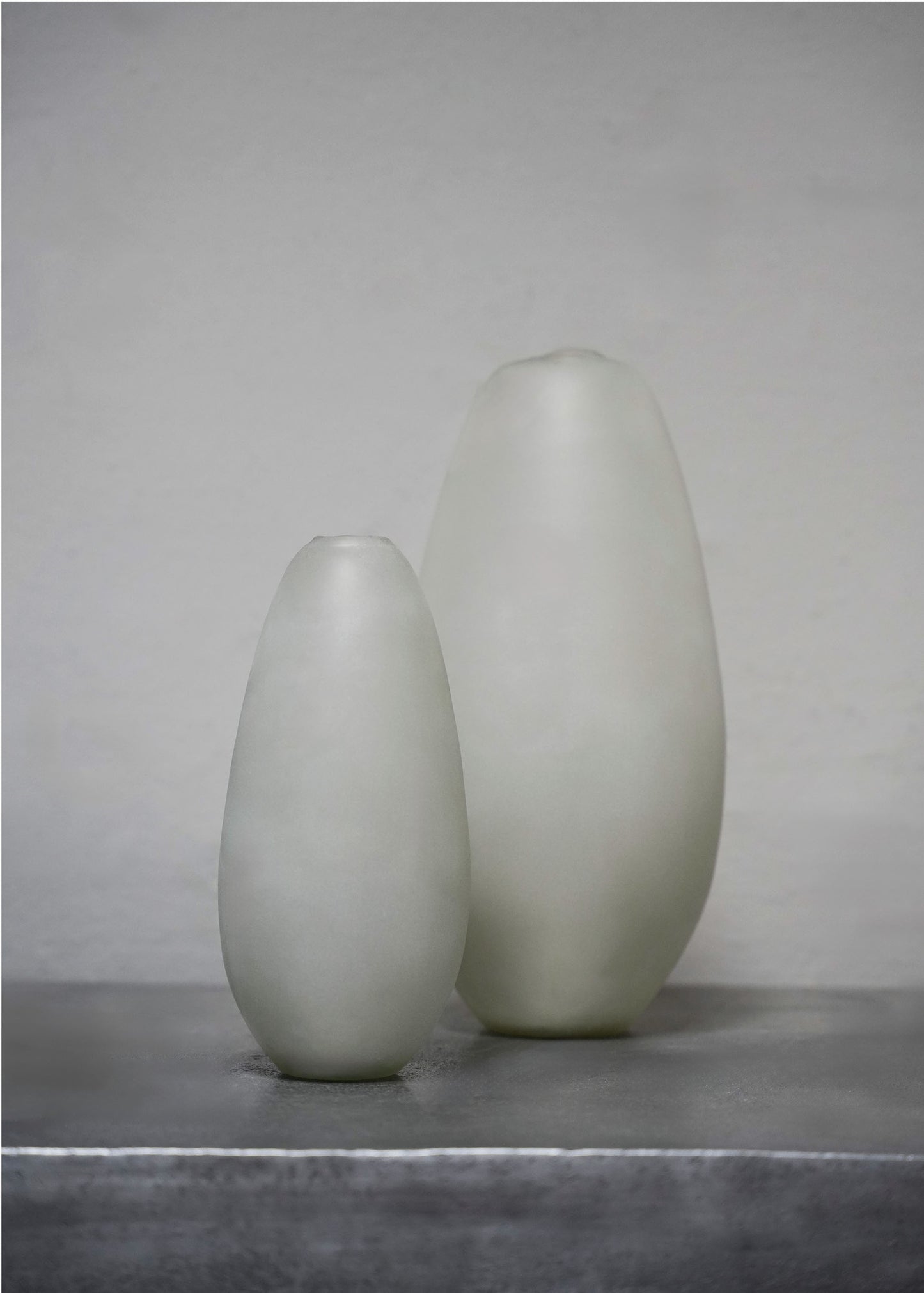 "Matte Oval Vase - Small/Large" von Oliver Gustav