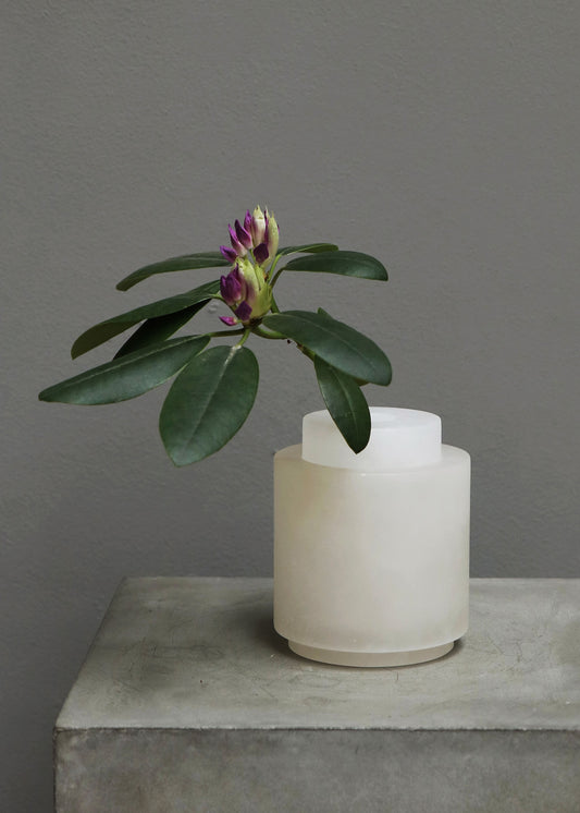 "Petite Vase alabaster White by Michaël Verheyden