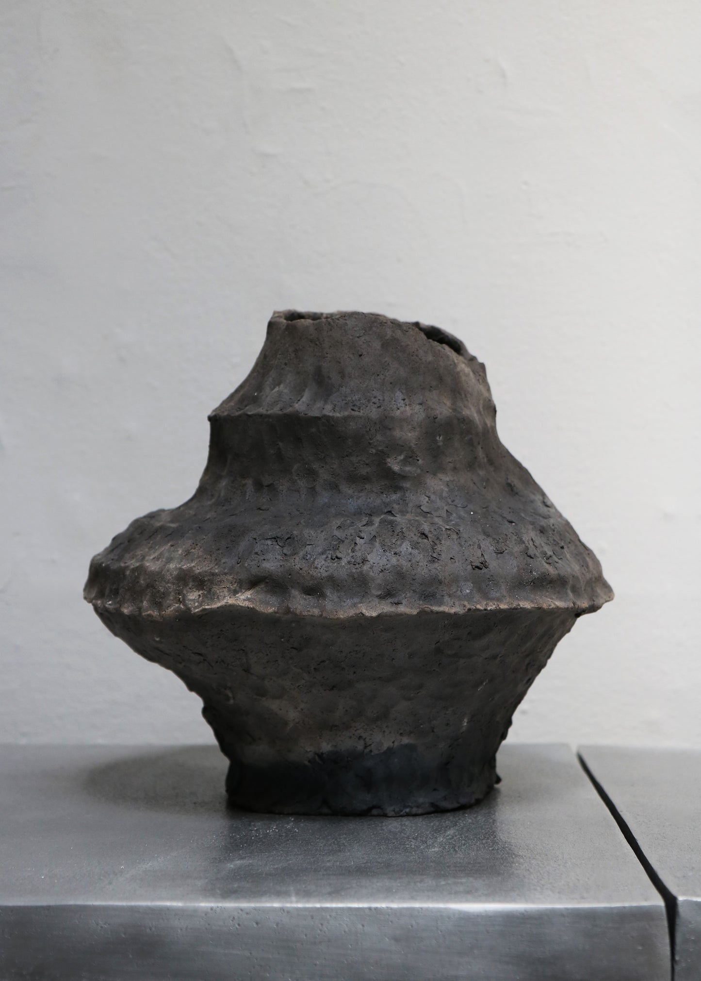 „Raku-Urne Nr. 10“ von Rasmus Rosengaard