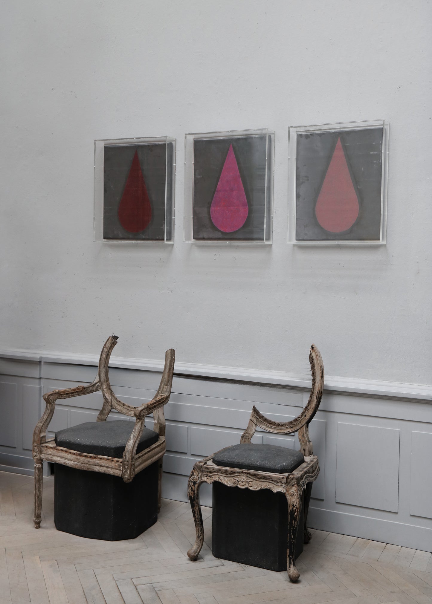 „Heavy Tear 28 DIOR 481 HYPNOTIC MATTE“ von Michael Sailstorfer