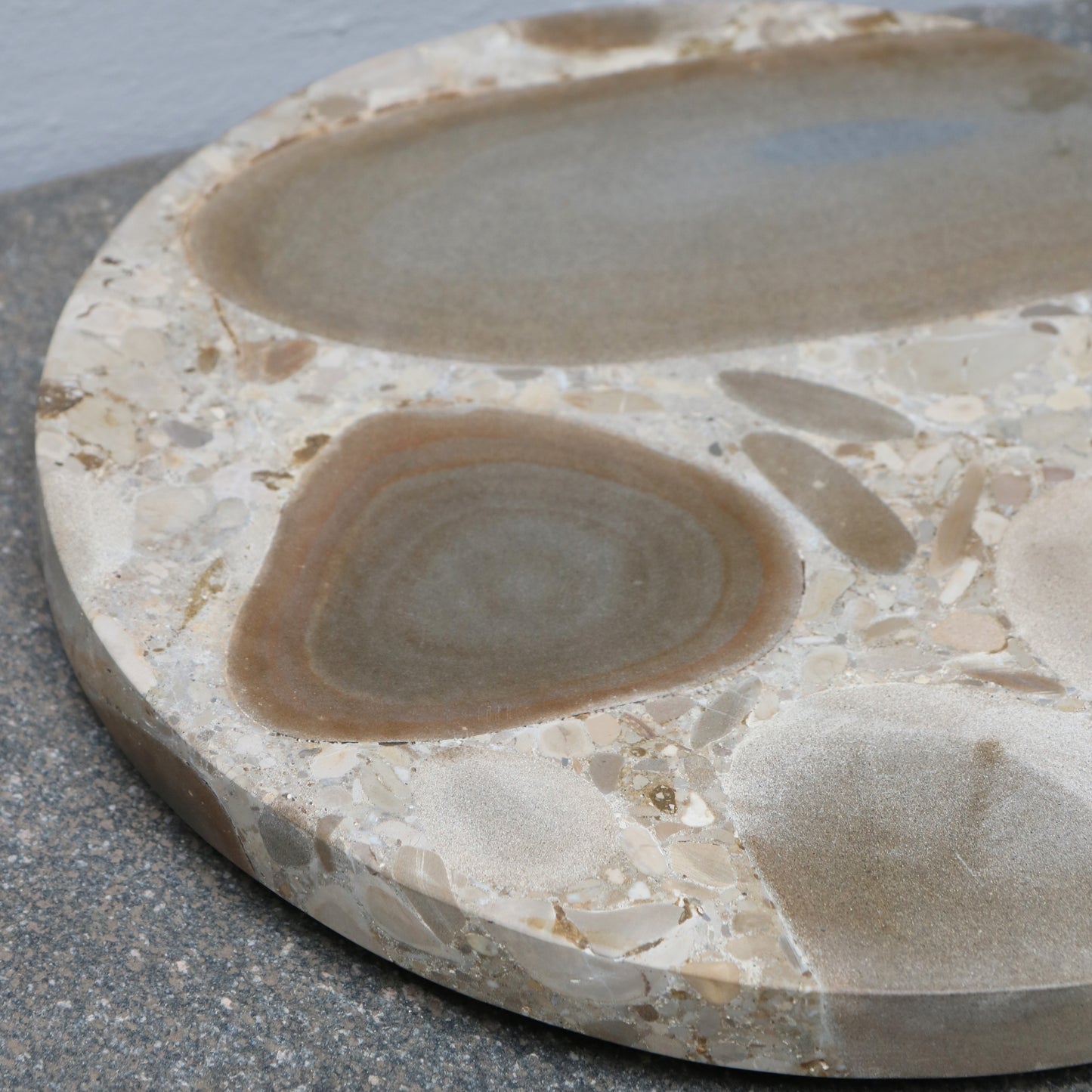"SEGMENT 50 PLATE IN BRECCIA ADRIANA MARBLE" BY MICHAËL VERHEYDEN