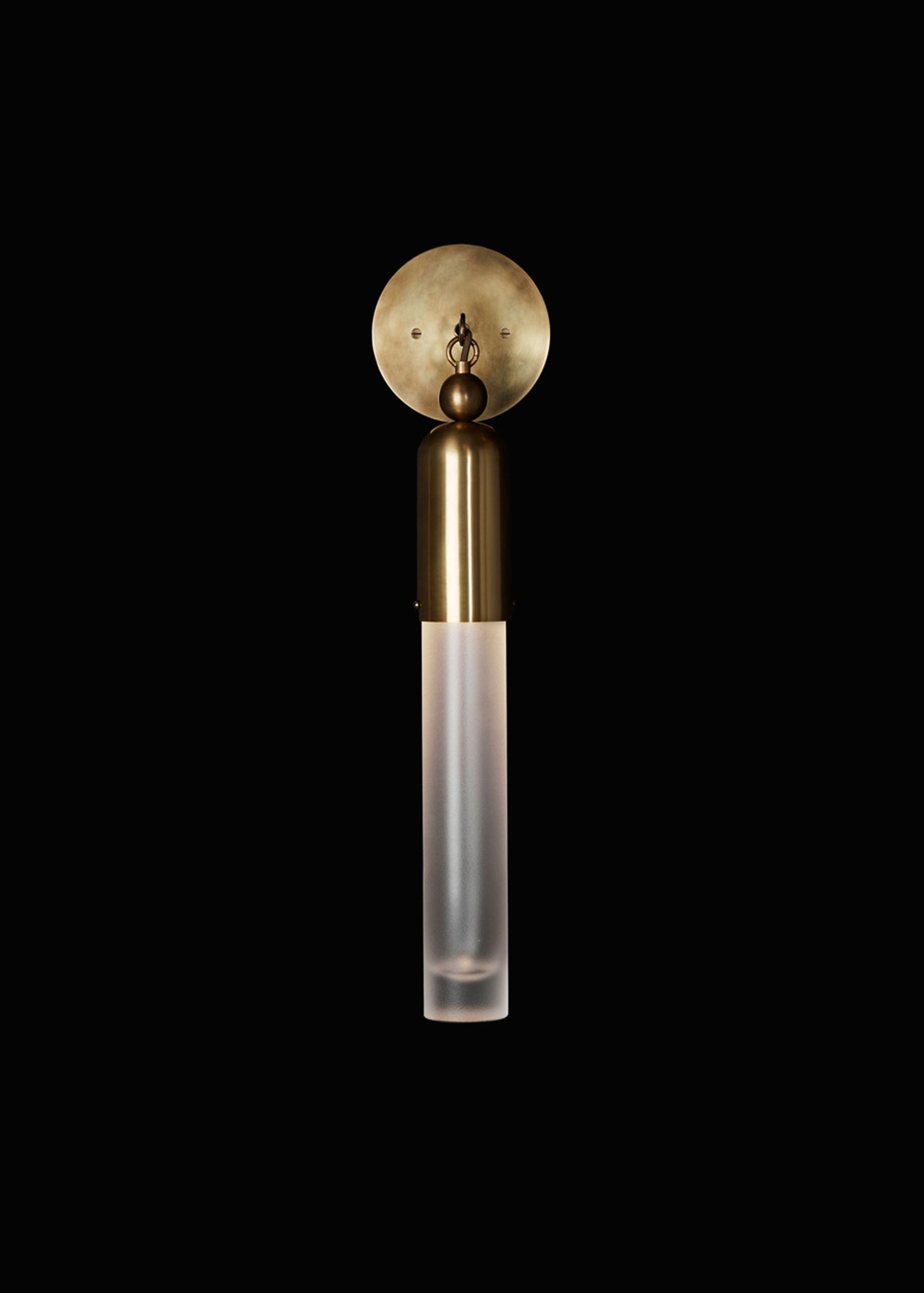 "TASSEL 1 SCONCE" VON APPARATUS