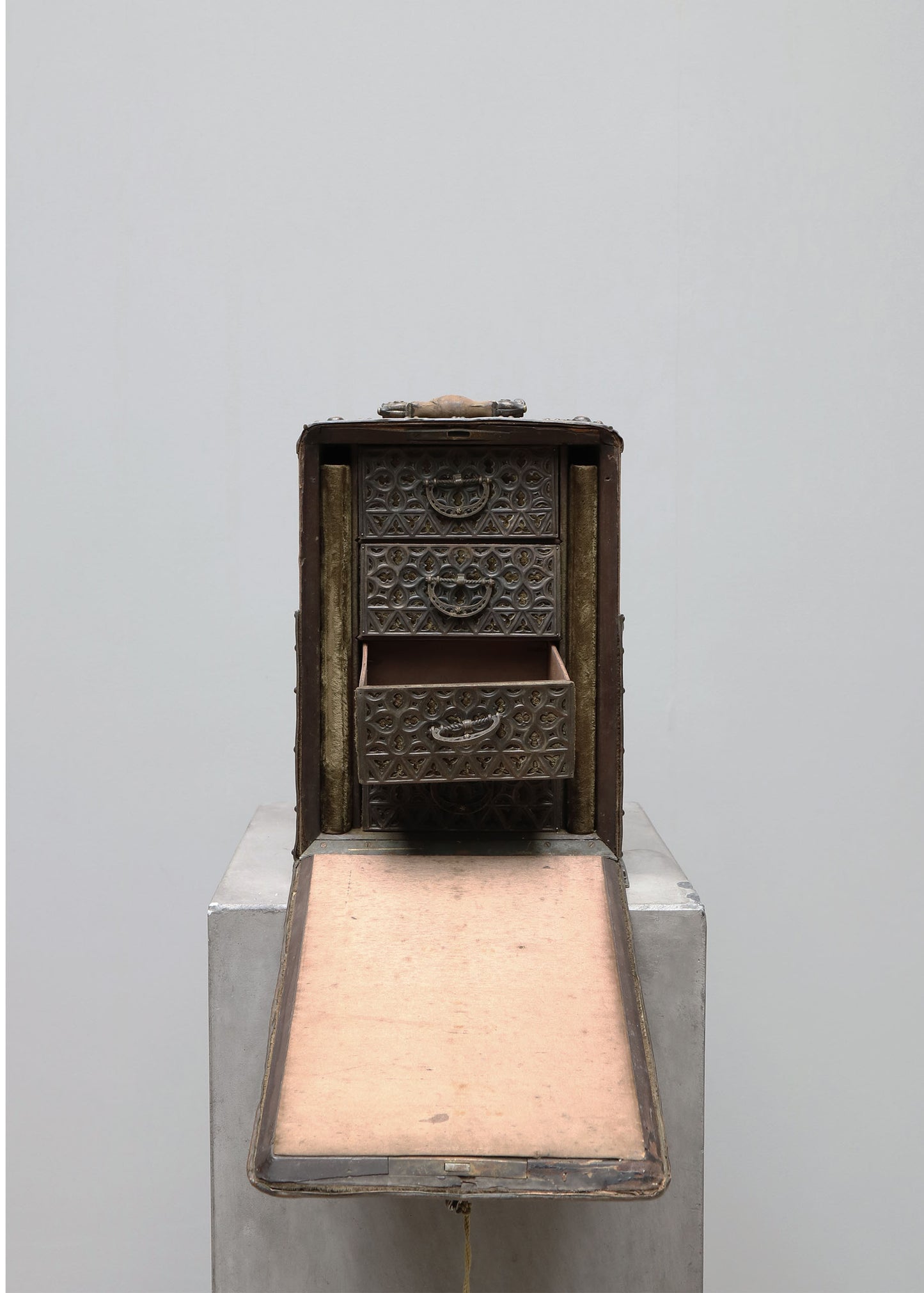 MOROCCAN WEDDING CABINET