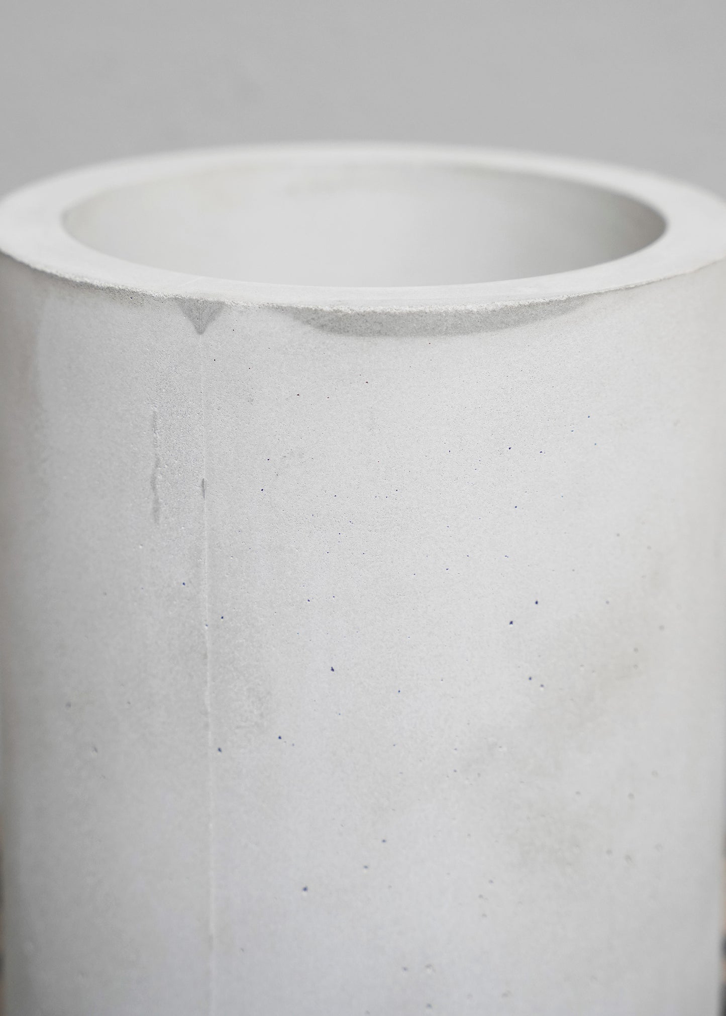 VA Vase in Concrete by Michaël Verheyden