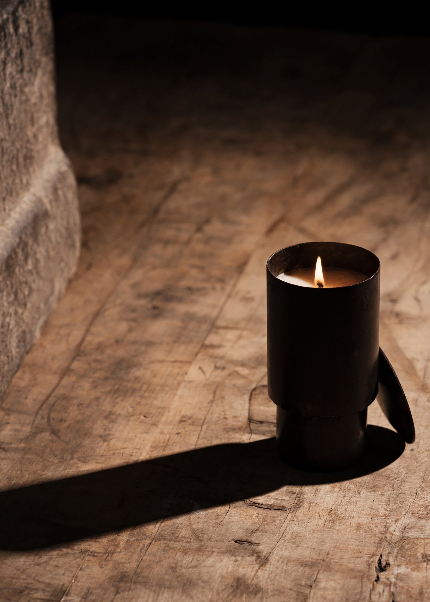 "Volubilis" Scented Candle in Iron Vessel