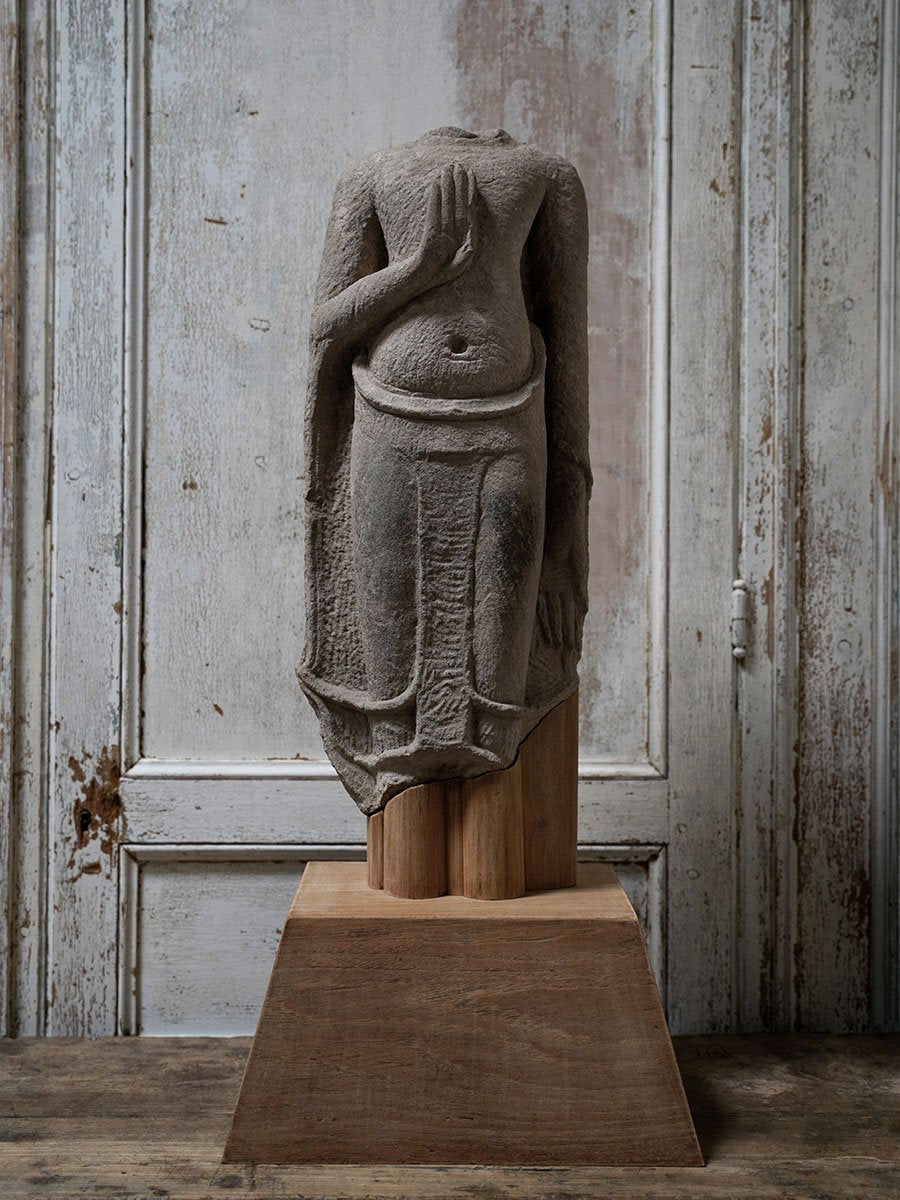 14TH CENTURY BUDDHA SCULPTURE