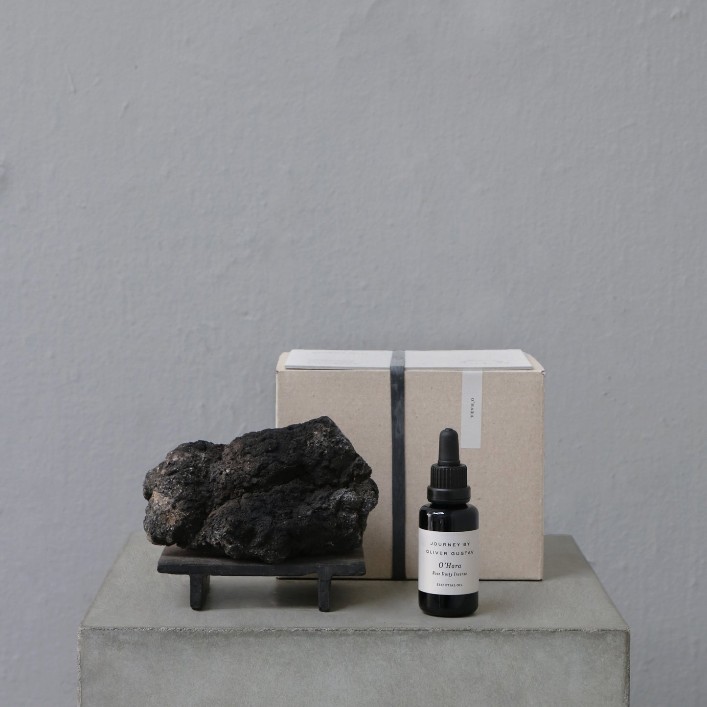 "O'Hara" Potpourri on iron stand