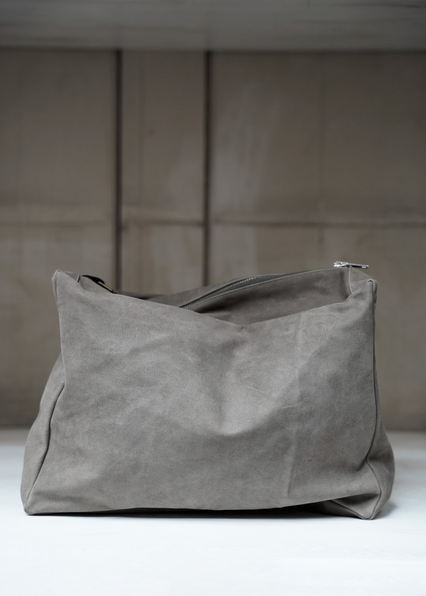 Suede Pouch large - brown w. brown zipper