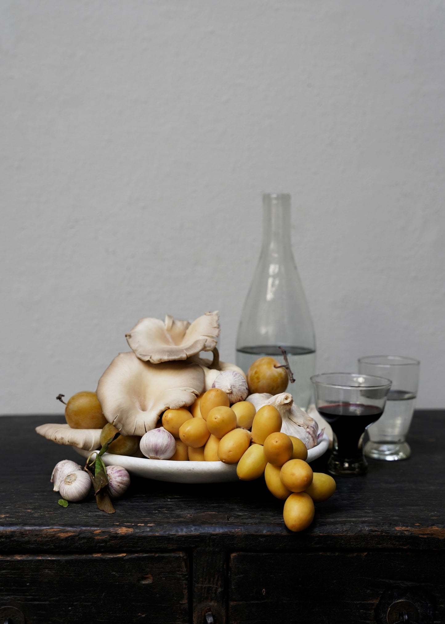 "Clear glassware coupe" by Oliver Gustav