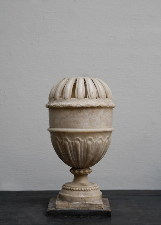 Alabaster Trophäen vase