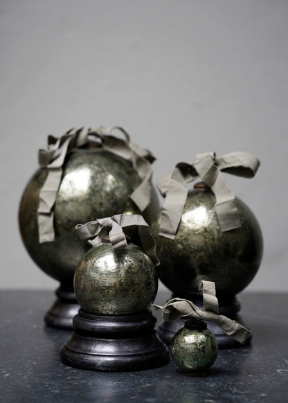 Enameled Bauble Green - X-Small