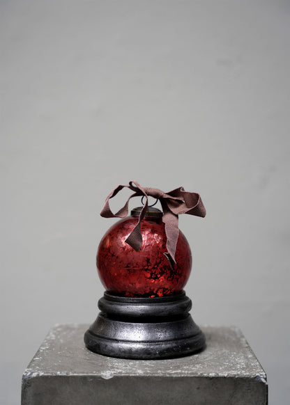 Bauble w. faceted leaves - Red