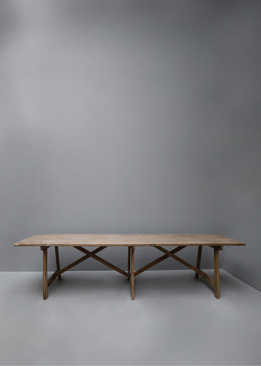 FRENCH LINEN TABLE