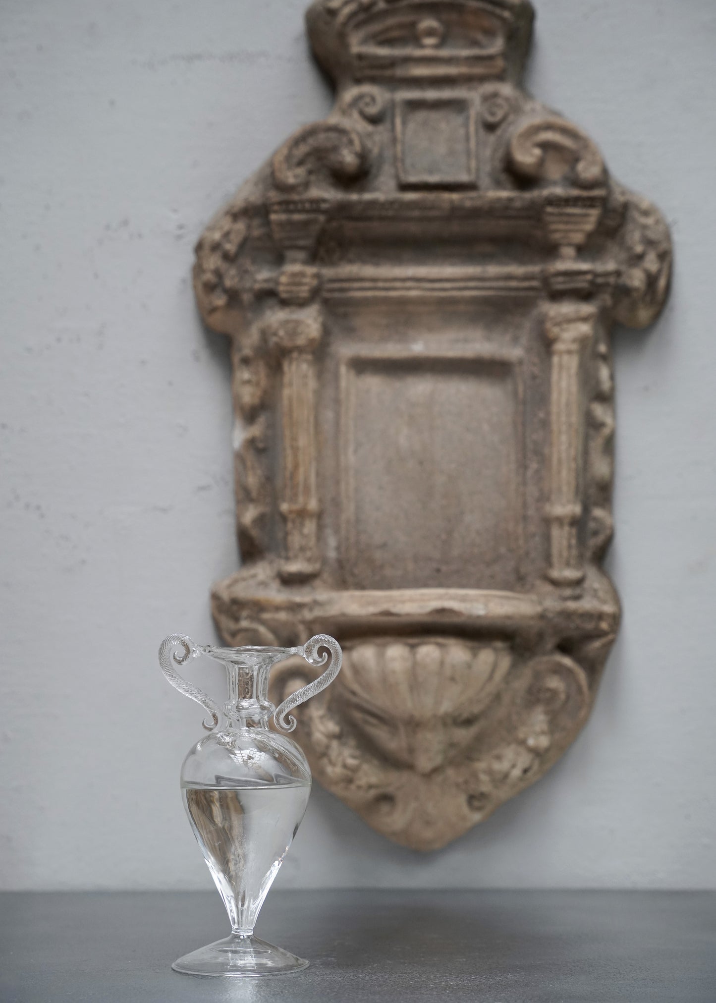 Mouth blown glass vase with handles - Low