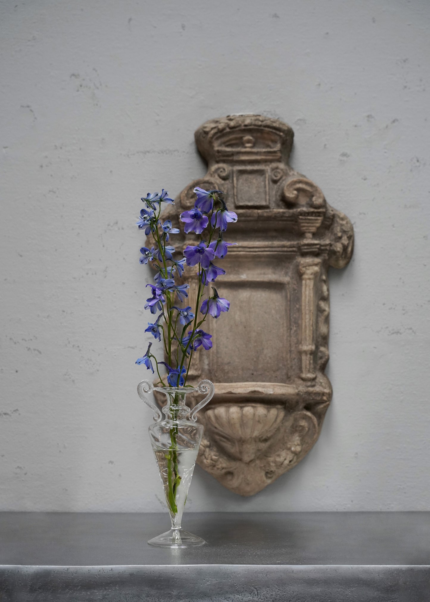 Mouth blown glass vase with handles - Tall