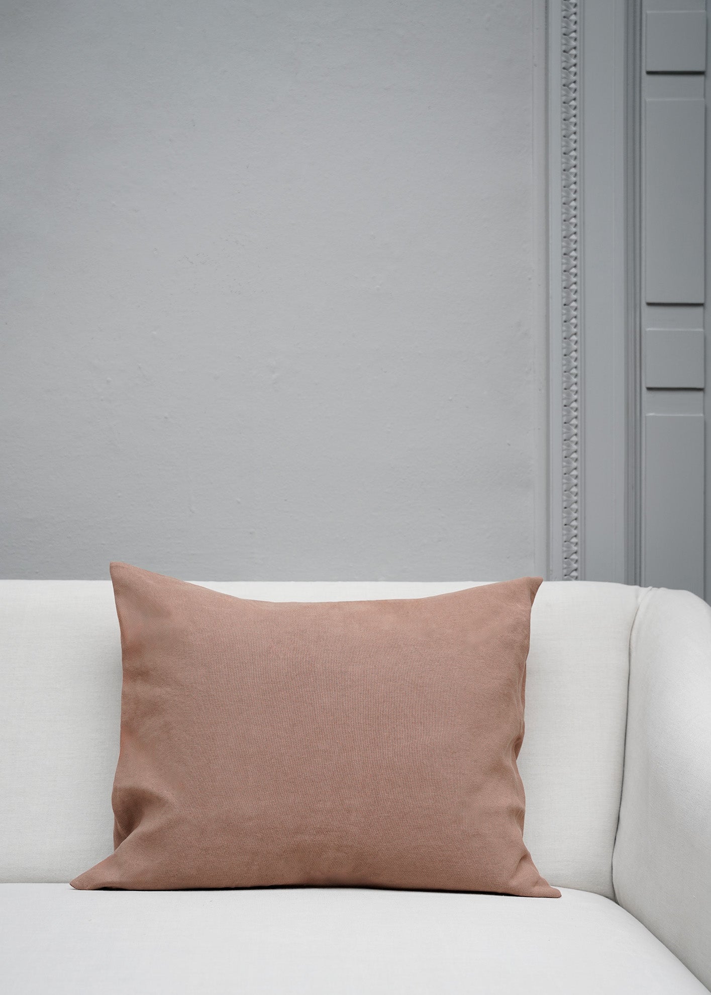 Heavy Linen Cushion - Henne