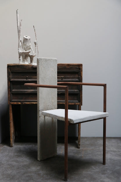 „BETONSTUHL“ VON JONAS BOHLIN 