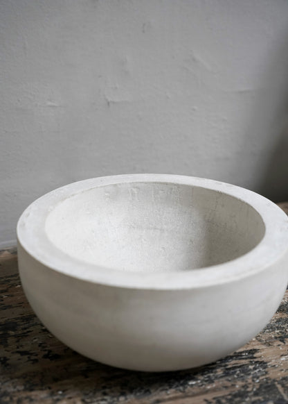 MA Concrete Bowl by Michaël Verheyden