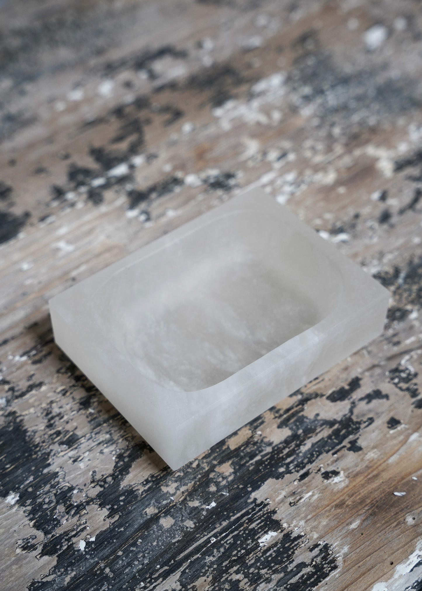 „Caro XS Seifenschale aus Alabaster“ von Michaël Verheyden
