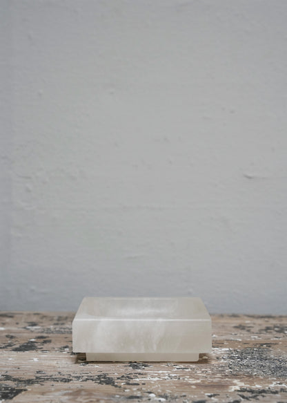 „Caro XS Seifenschale aus Alabaster“ von Michaël Verheyden