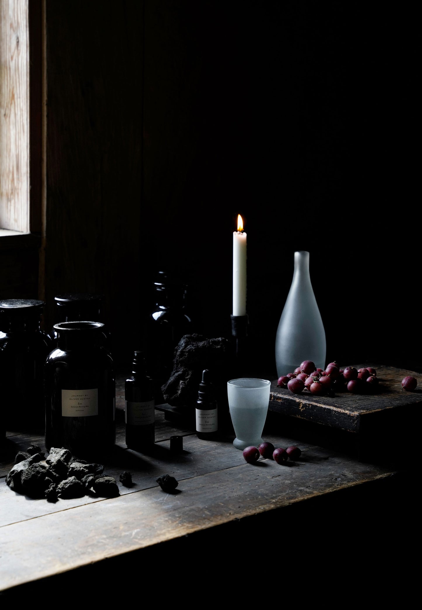 "Matte Glassware Bottle" von Oliver Gustav