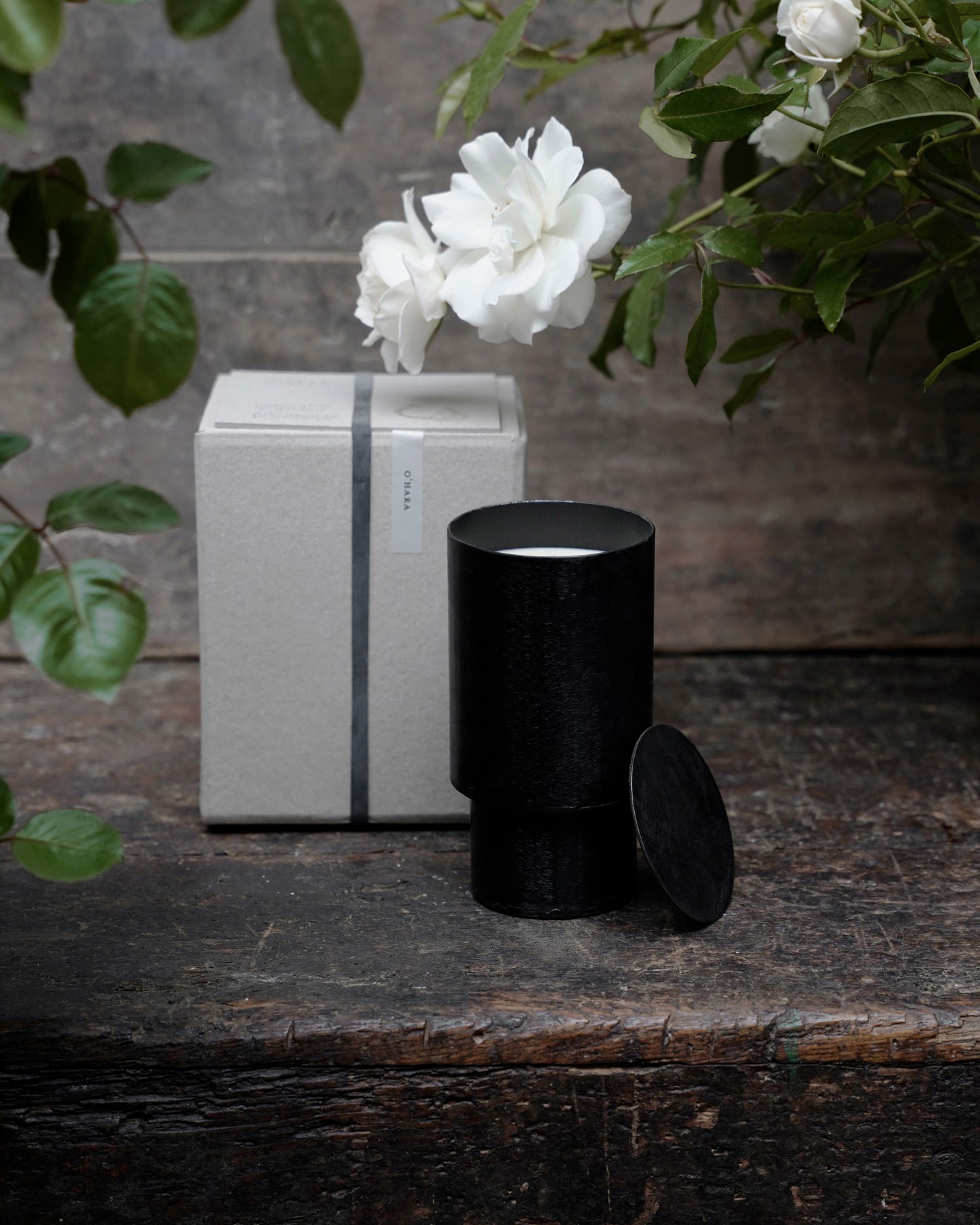 "O'Hara" Scented Candle in Iron Vessel
