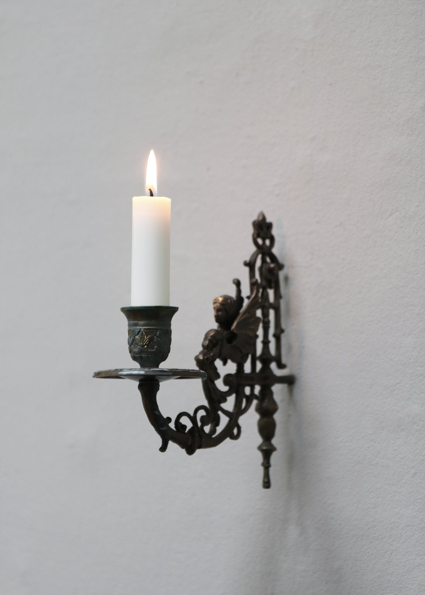 "Mumme" Ornamental Wall Candle Holder