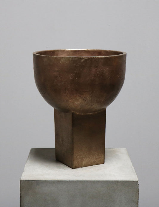 Sacra' Vase (XL) in Raw Bronze by Sofie Østerby