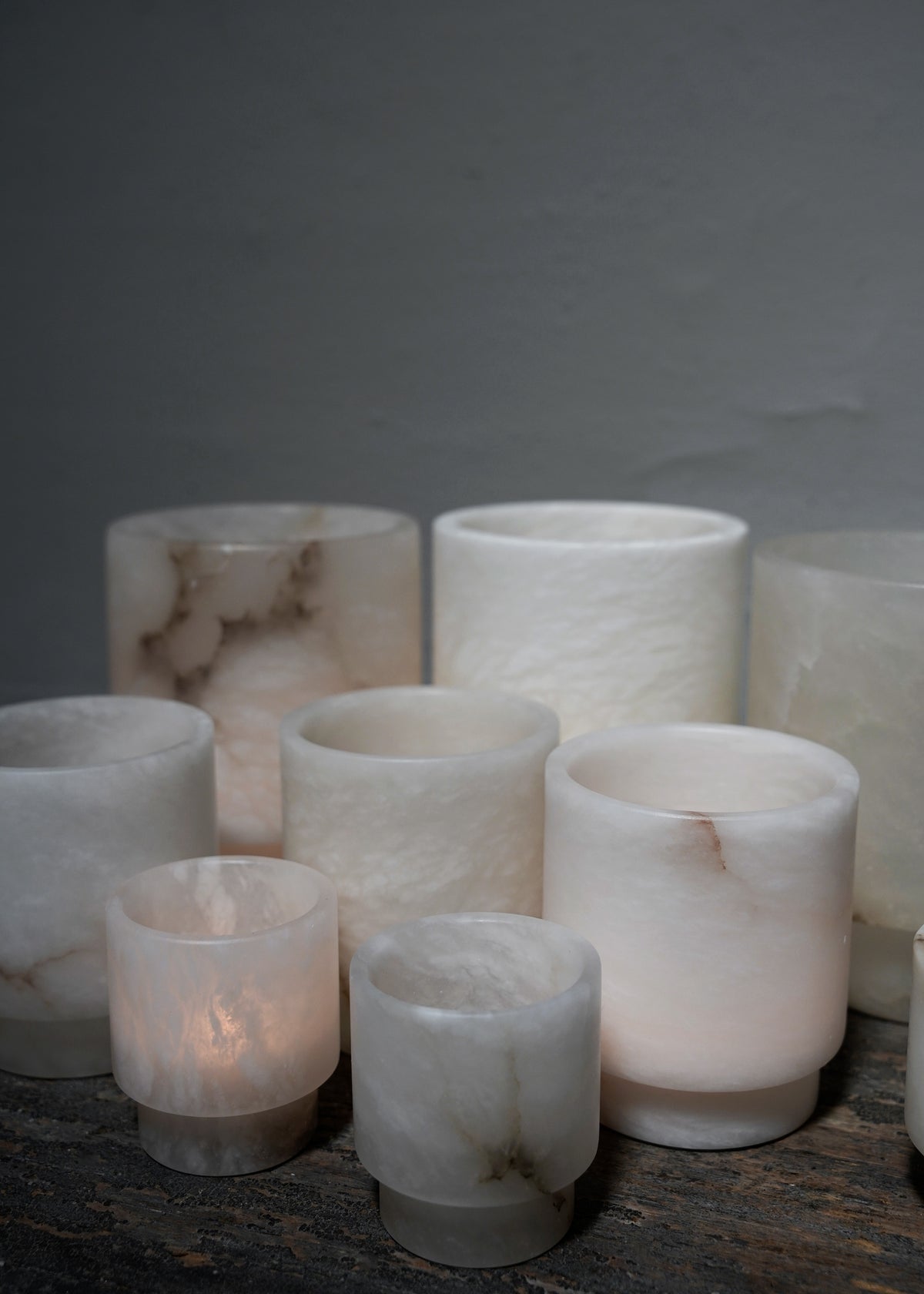 Teelicht groß aus weißem Alabaster“ von Michaël Verheyden – Studio Oliver Gustav