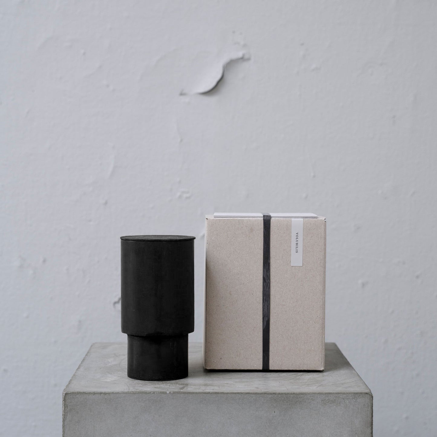 "Volubilis" Scented Candle in Iron Vessel