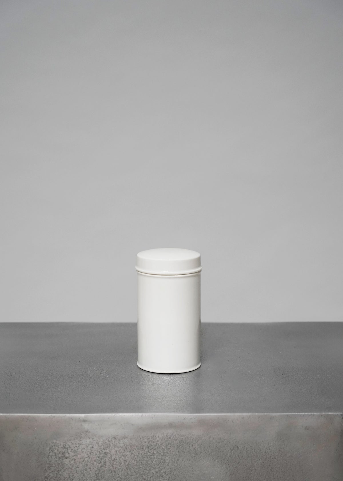 White ceramic jar M