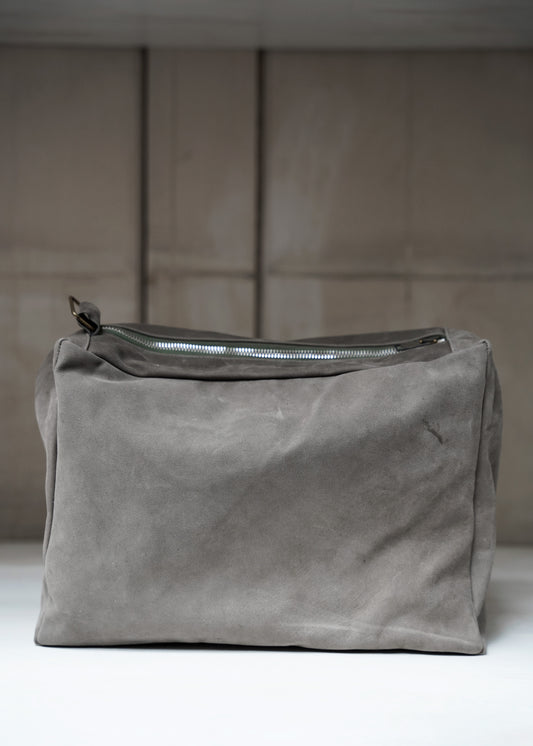 Suede Pouch large - brown w. green zipper