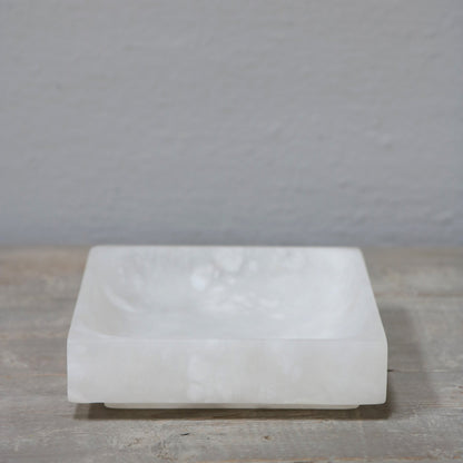 Square tray in alabaster white by Michaël Verheyden